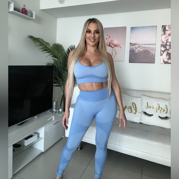 Pretty little thing blue workout top and leggings set - Picture 1 of 10